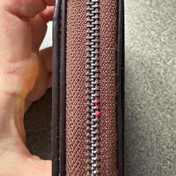 Coach banana print wallet - Picture 3 of 5